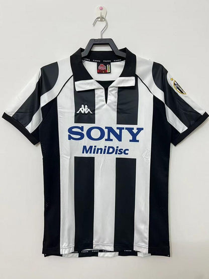 Retro Juventus 1997/1998 Home Football Jersey