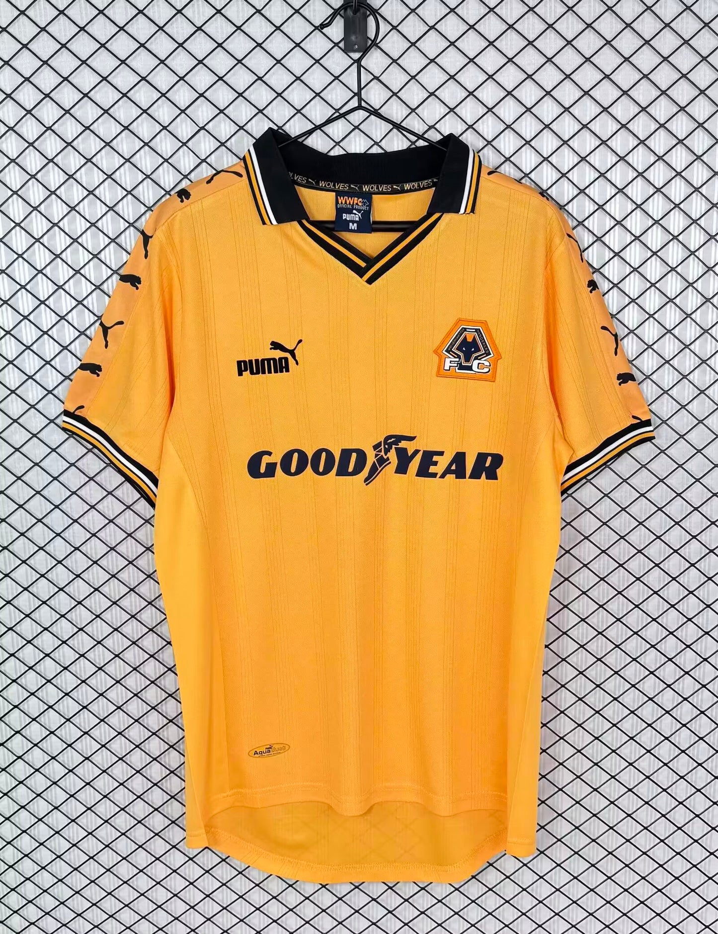 Retro Wolverhampton Wanderers 1998/1999 Home Fan Version Football Jersey