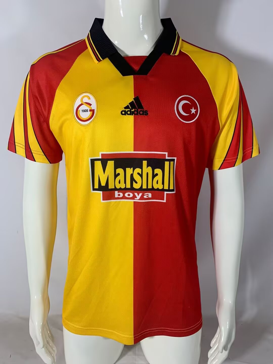 Retro Galatasaray 1998/1999 Home Football Jersey