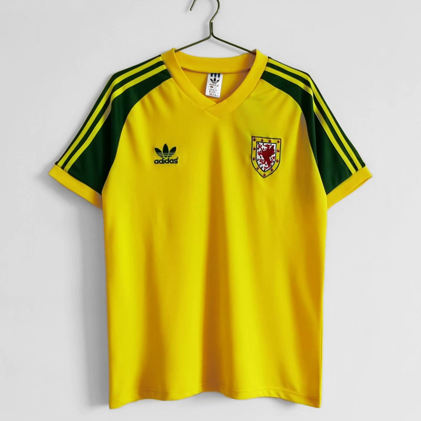 Retro Wales 1982 Away Football Jersey