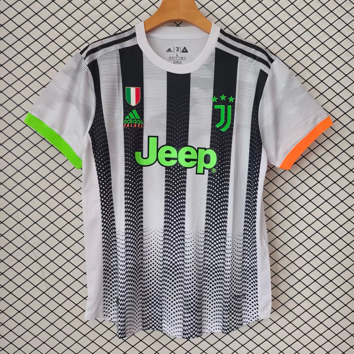 Retro Juventus 2019/2020 Football Jersey