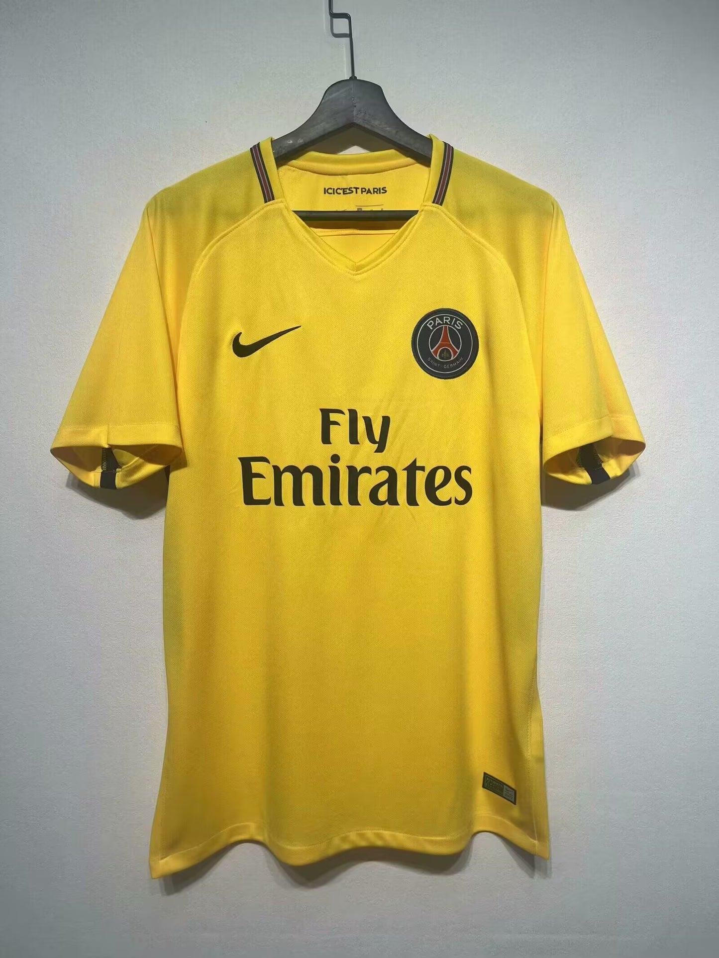 Retro PSG Paris 2017/2018 Away Football Jersey