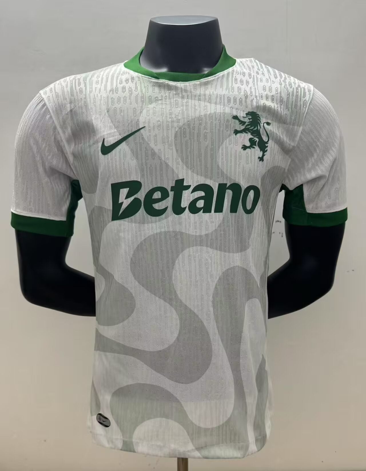 Lisbon 2025/2026 Away Player Version Football Jersey