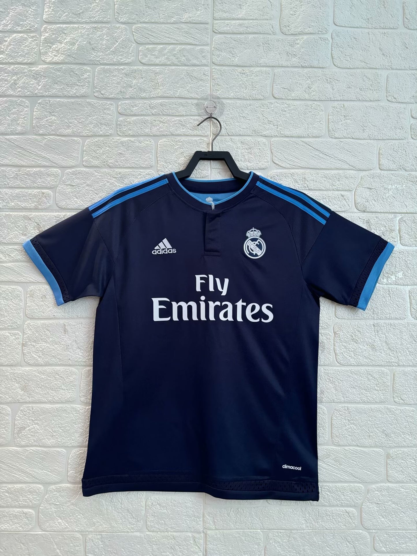 Retro Real Madrid 2015/2016 Away Football Jersey