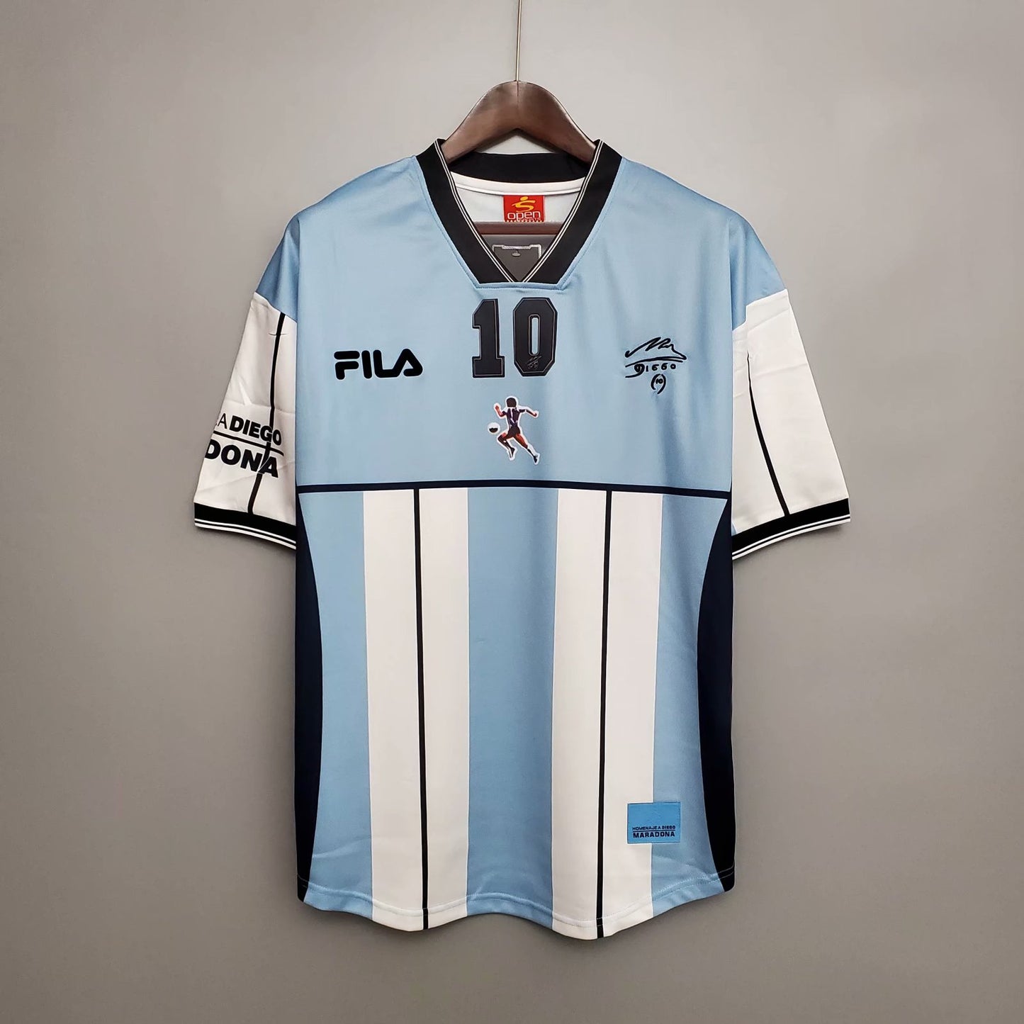 Retro Argentina Maradona Commemorative 2001 Football Jersey