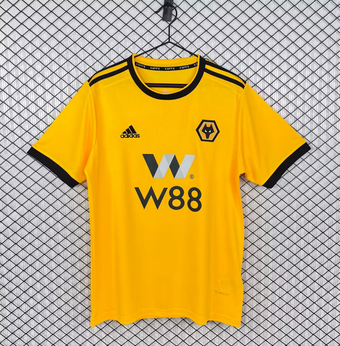 Retro Wolverhampton Wanderers 2018/2019 Home Fan Version Football Jersey