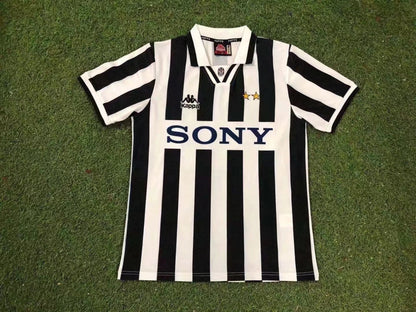Retro Juventus 1996/1997 Home Football Jersey