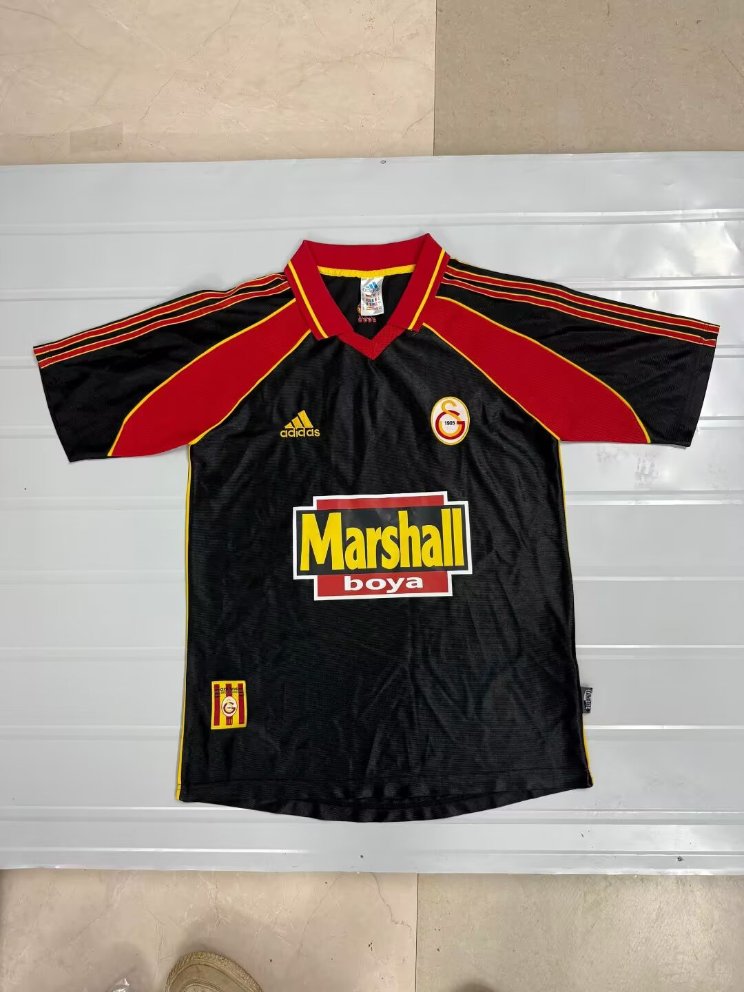 Retro Galatasaray 1999/2000 Third Football Jersey