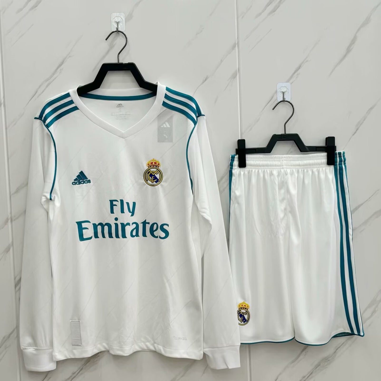 Retro Real Madrid 2017/2018 Home Football Jersey