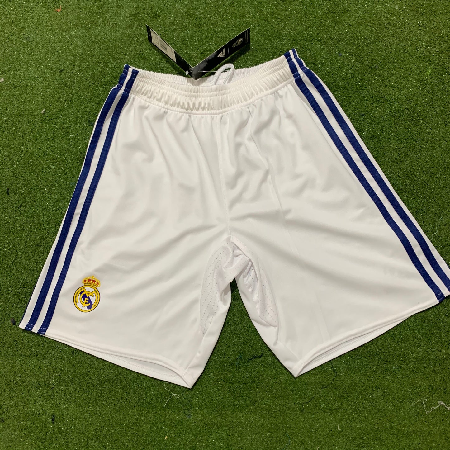 Retro Real Madrid 2016/2017 Home Football Jersey