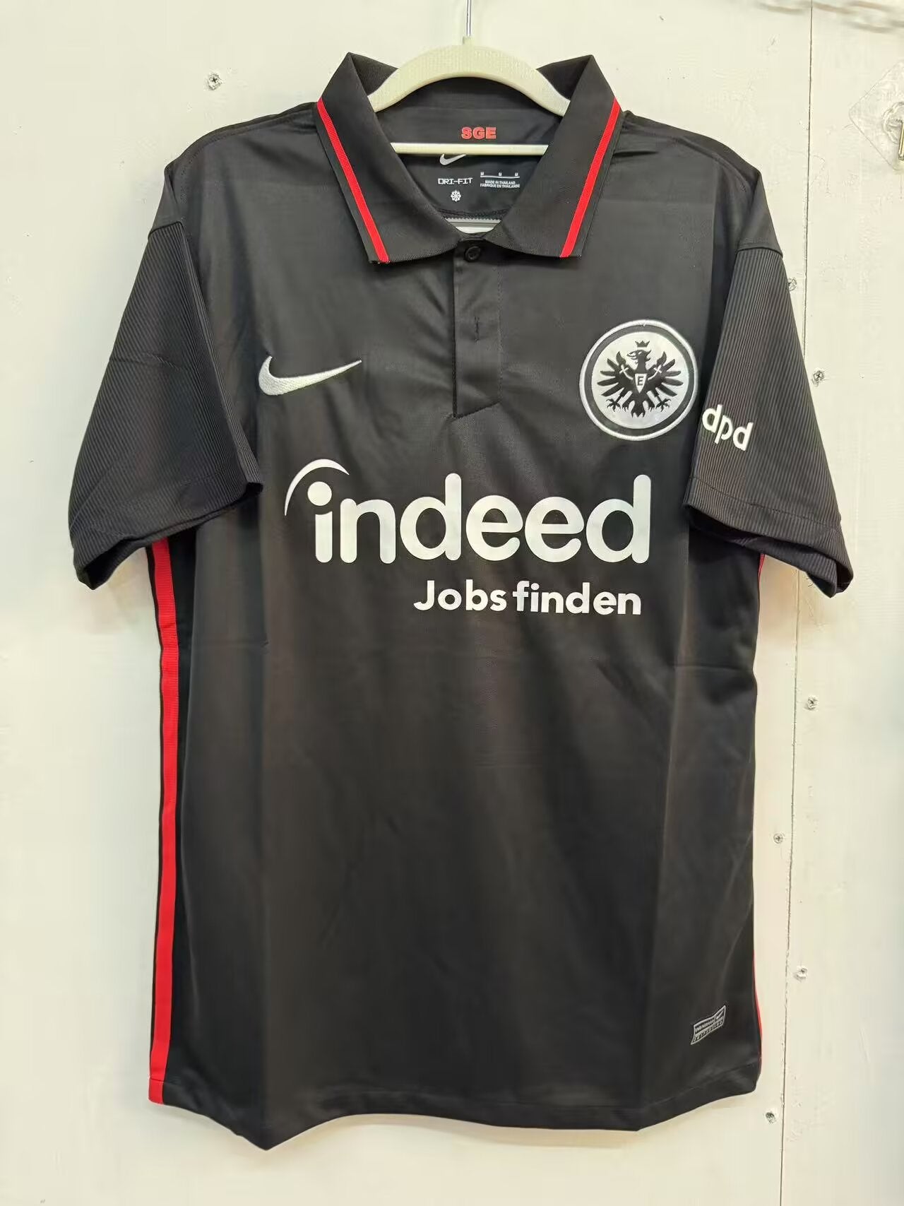 Frankfurt 2025/2026 Away Fan Version Football Jersey