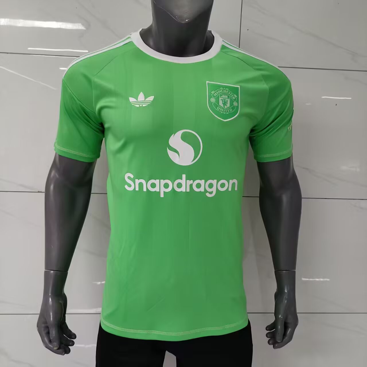 Manchester United 2025/2026 Goalkeeper Fan Version Football Jersey