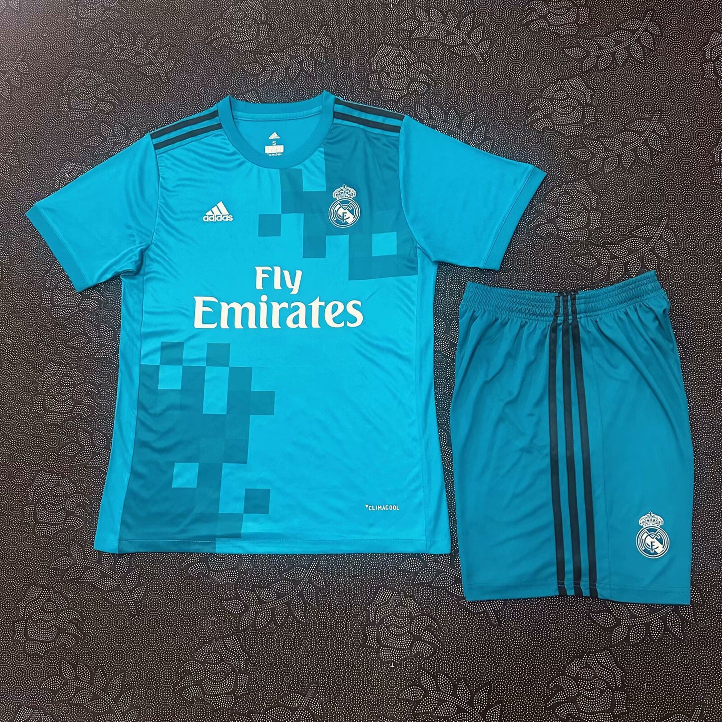 Retro Real Madrid 2017/2018 Third Fan Version Football Jersey
