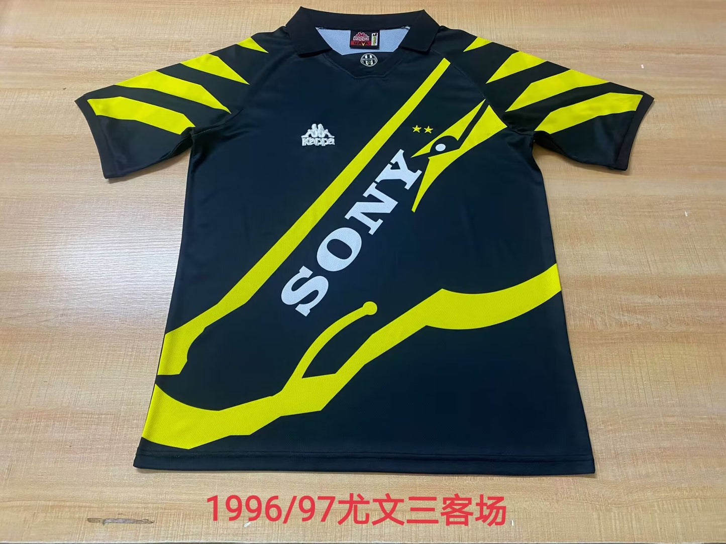 Retro Juventus 1996/1997 Away Football Jersey