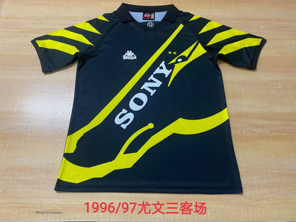 Retro Juventus 1996/1997 Away Football Jersey