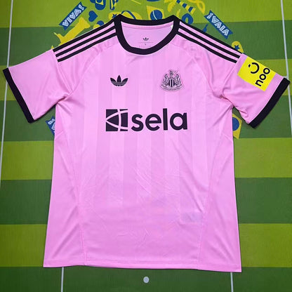 Newcastle United 2025/2026 Goalkeeper Fan Version Football Jersey