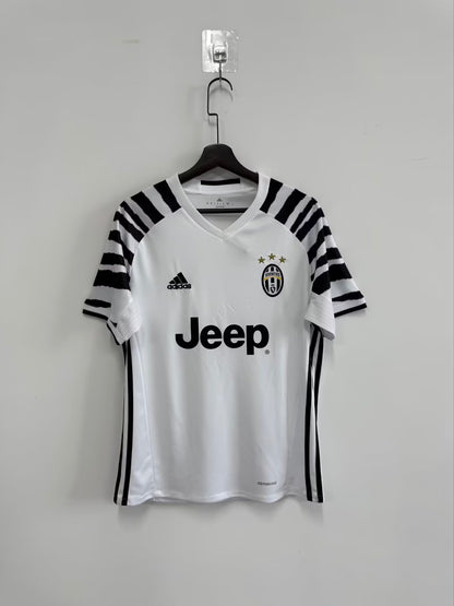 Retro Juventus 2016/2017 Third Football Jersey
