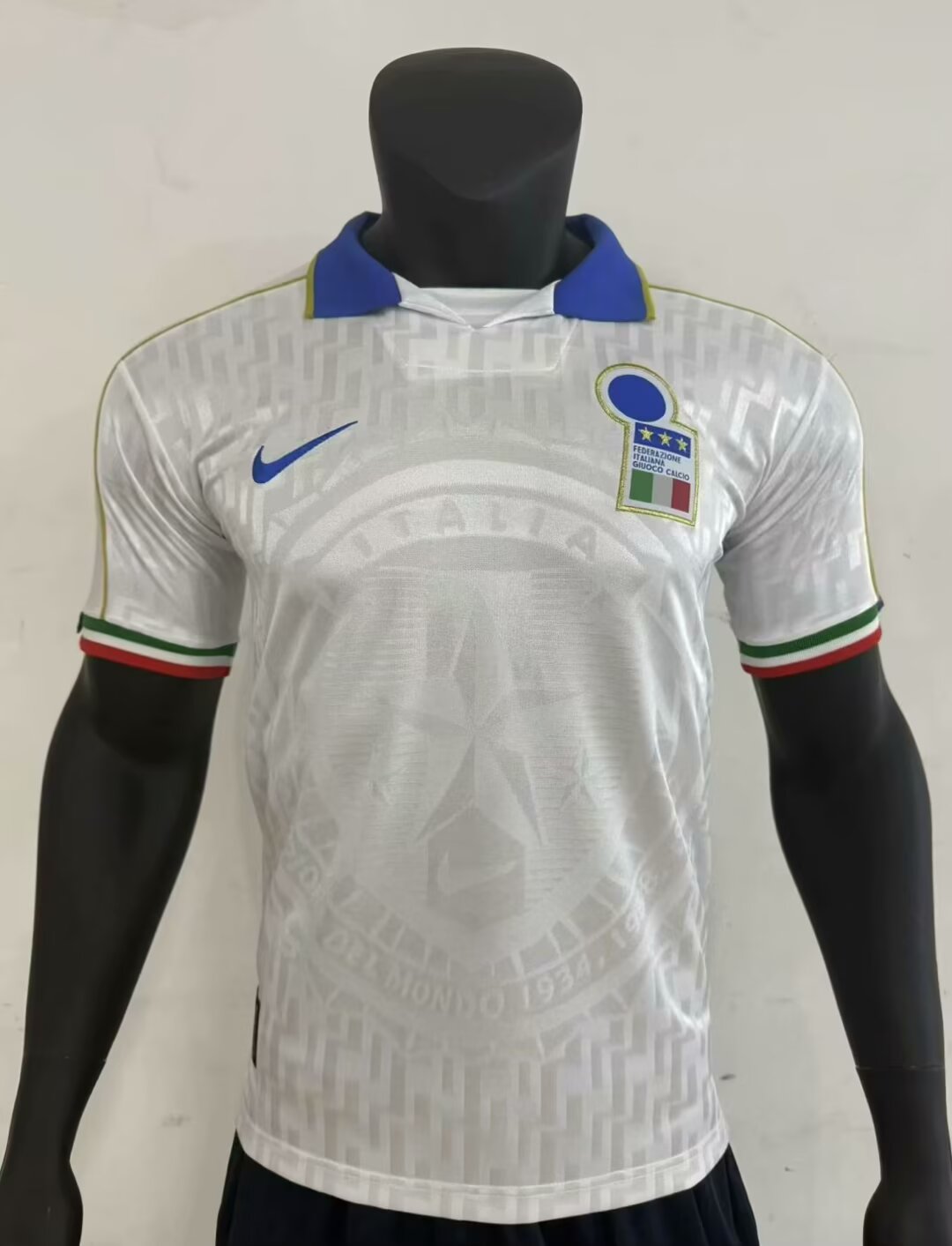 Retro Italy 1995 Away Football Jersey