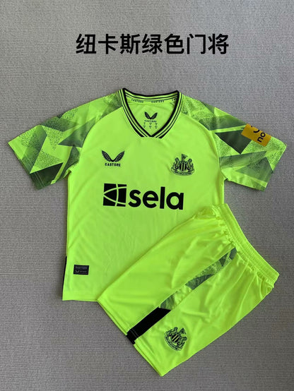 Newcastle United 2023/2024 Kids Goalkeeper Football Jersey