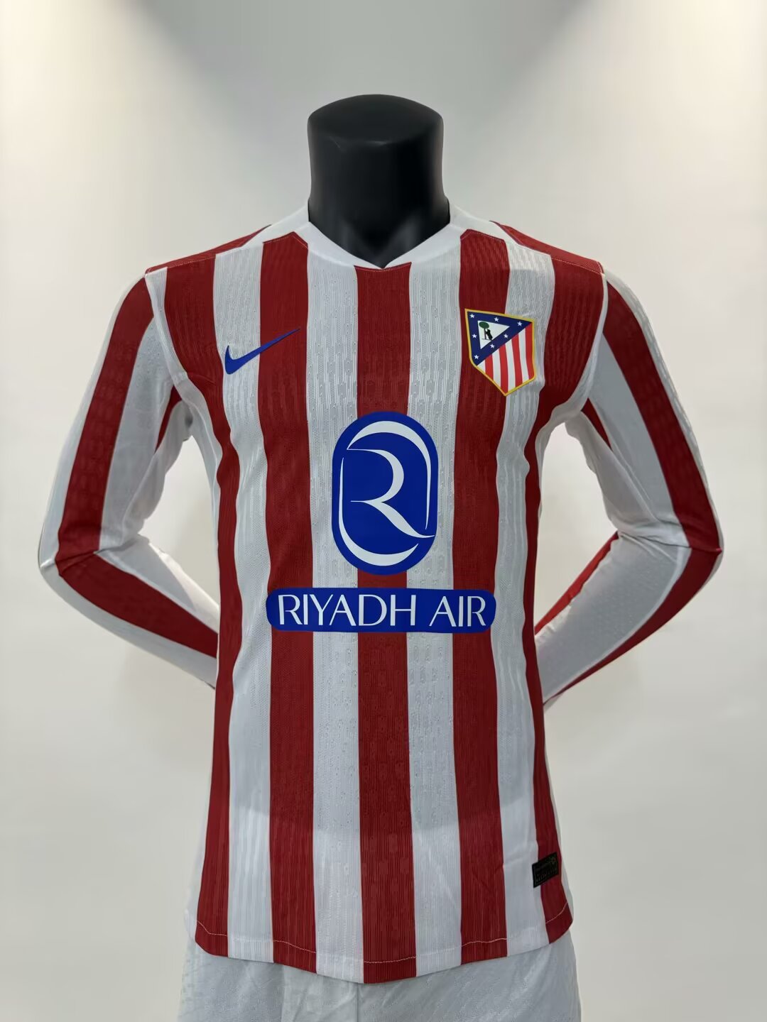 Atlético de Madrid 2025/2026 Home Long Sleeve Player Version Football Jersey