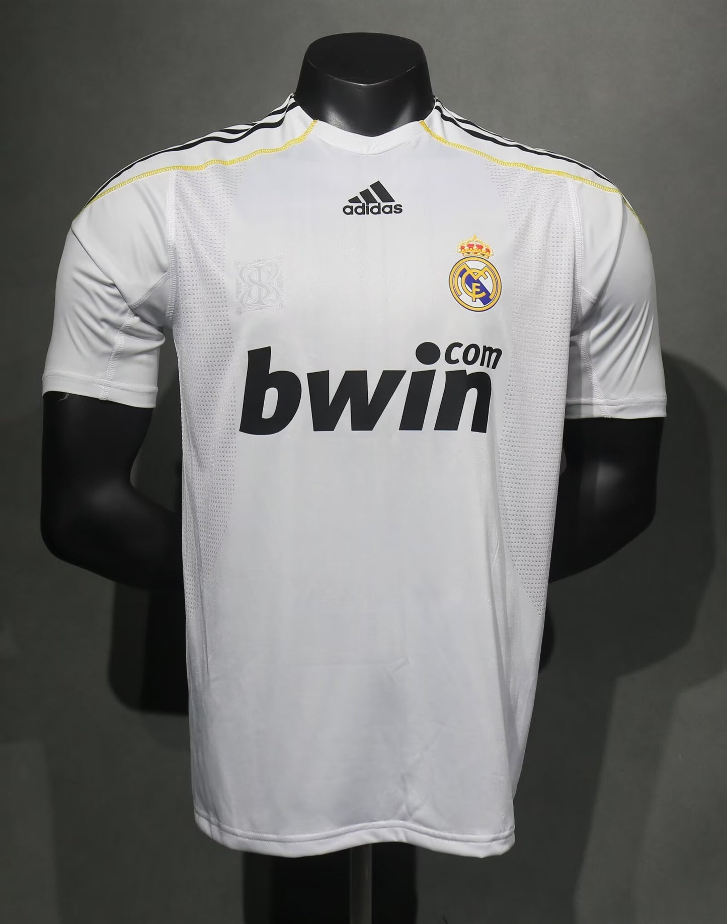 Retro Real Madrid 2009/2010 Home Player Version Football Jersey