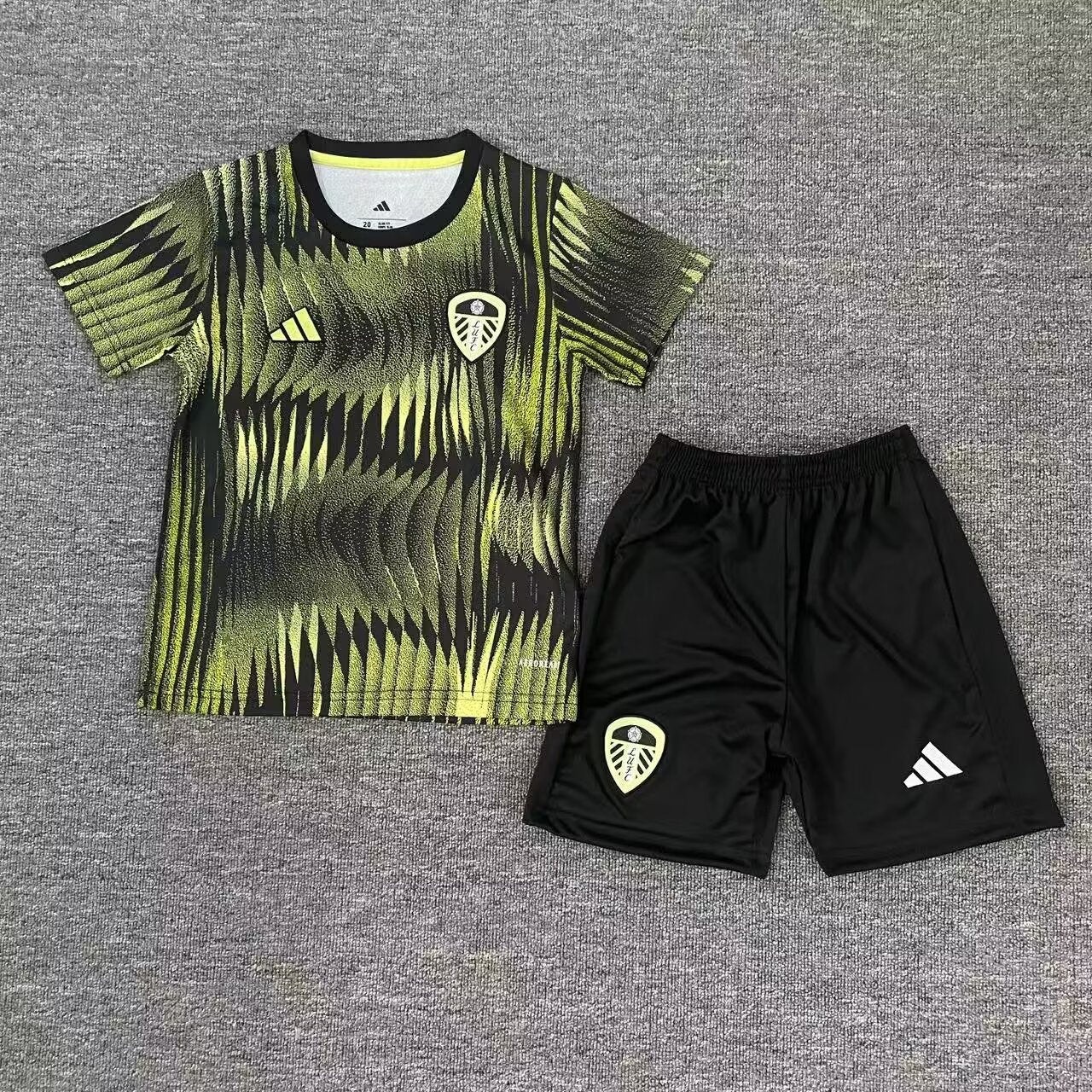Leeds United 2025/2026 Kids Tracksuit