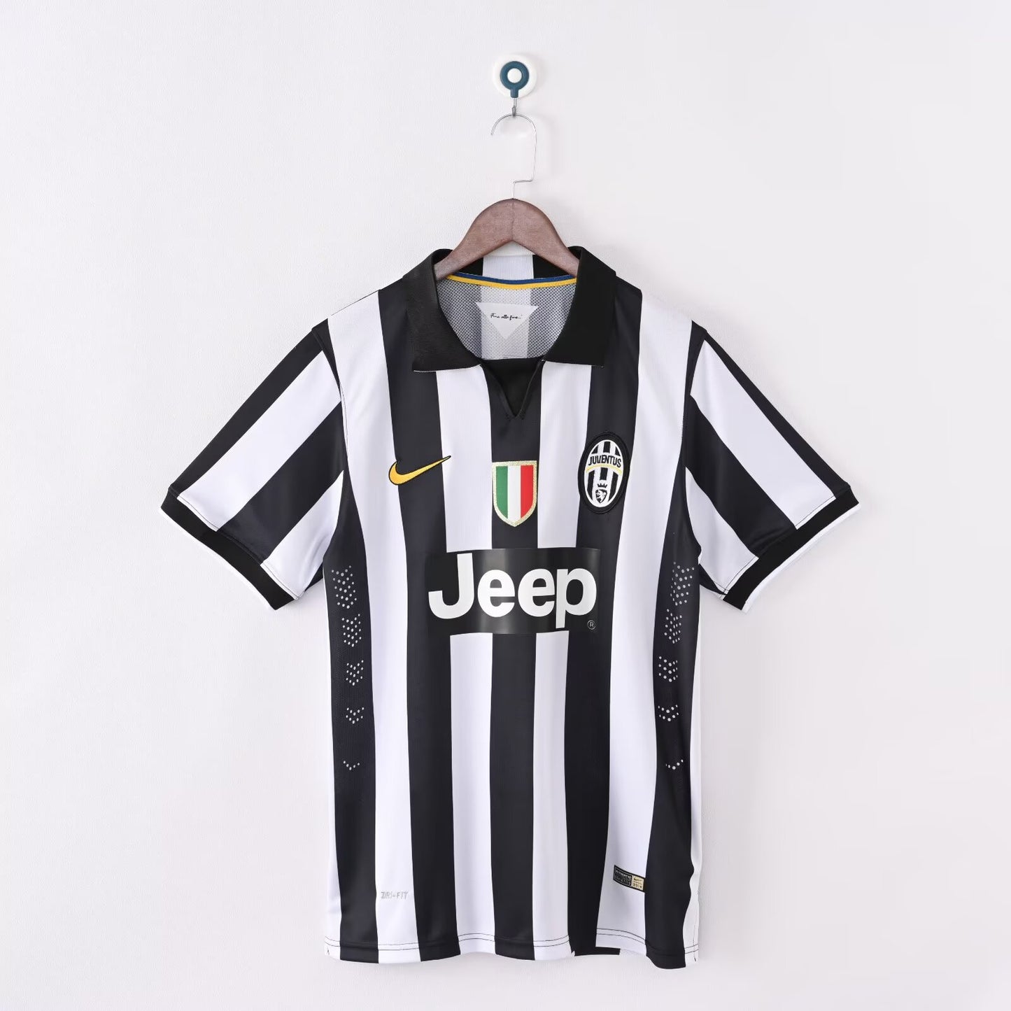Retro Juventus 2015/2016 Home Football Jersey