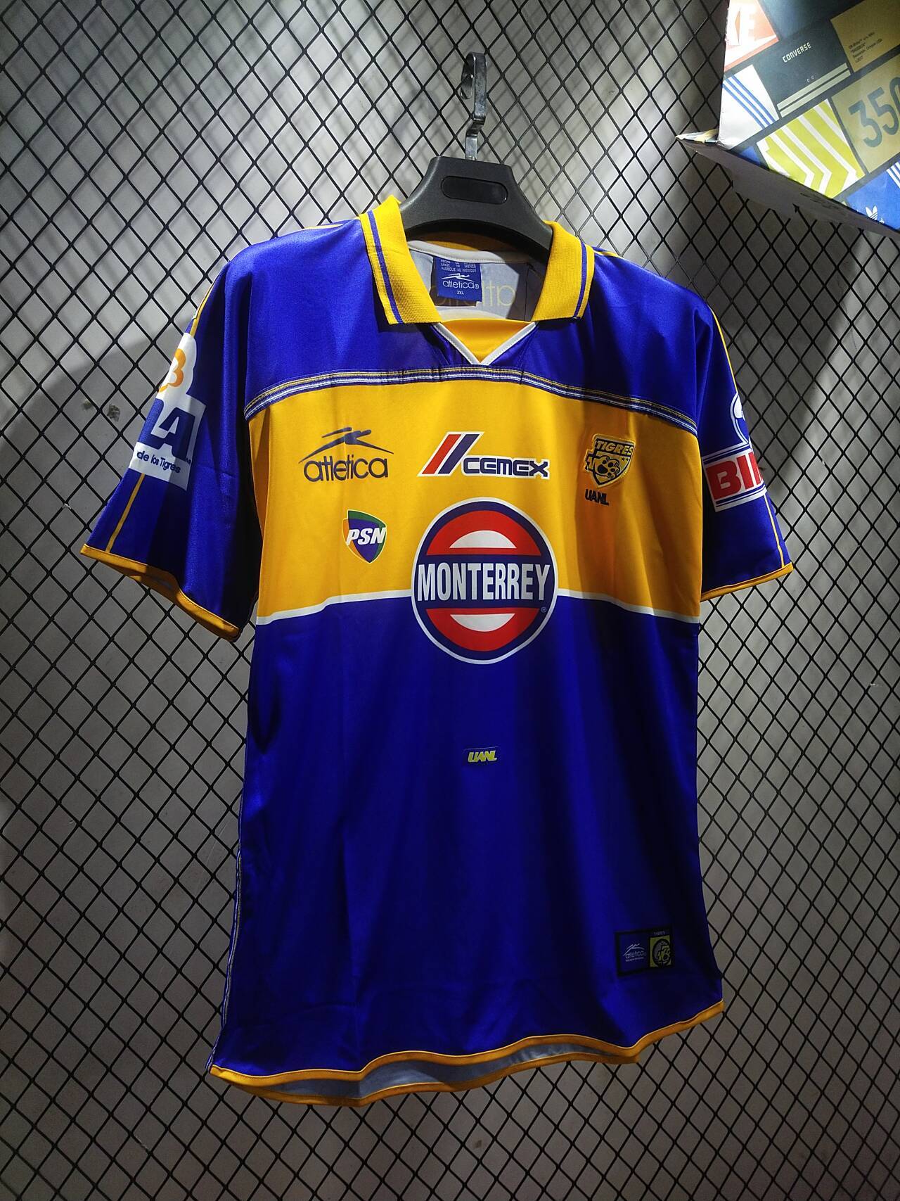 Retro tiger 2000/2001 Away Football Jersey