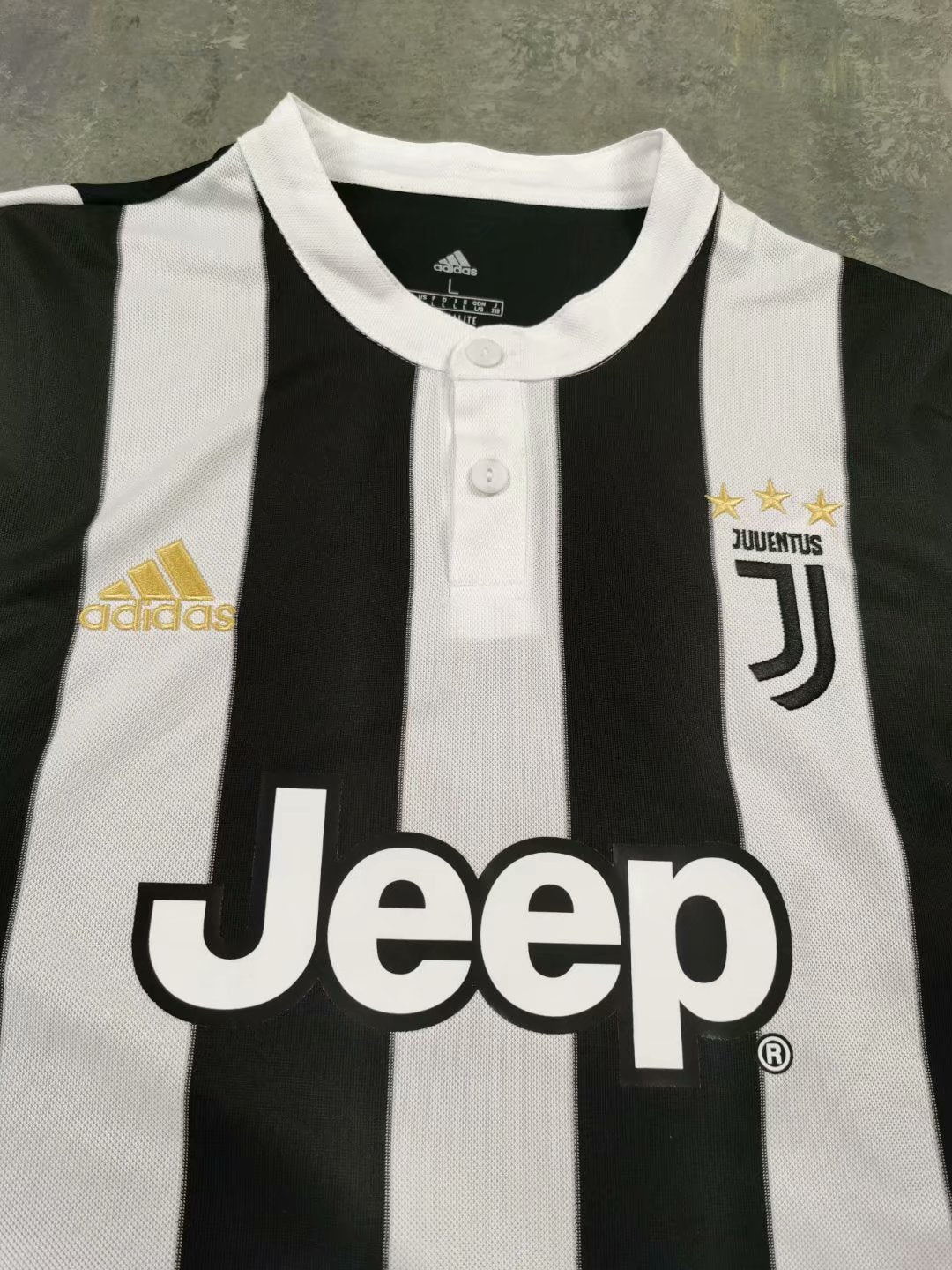 Retro Juventus 2017/2018 Home Football Jersey