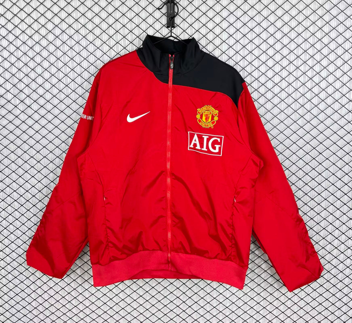 Retro Manchester United Windbreaker Red 2007-2008