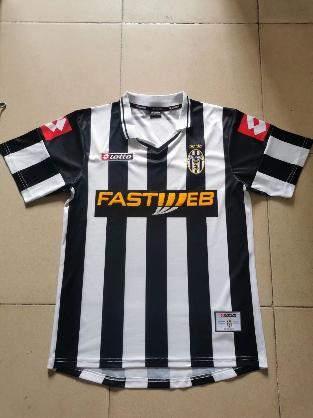 Retro Juventus 2001/2002 Home Football Jersey