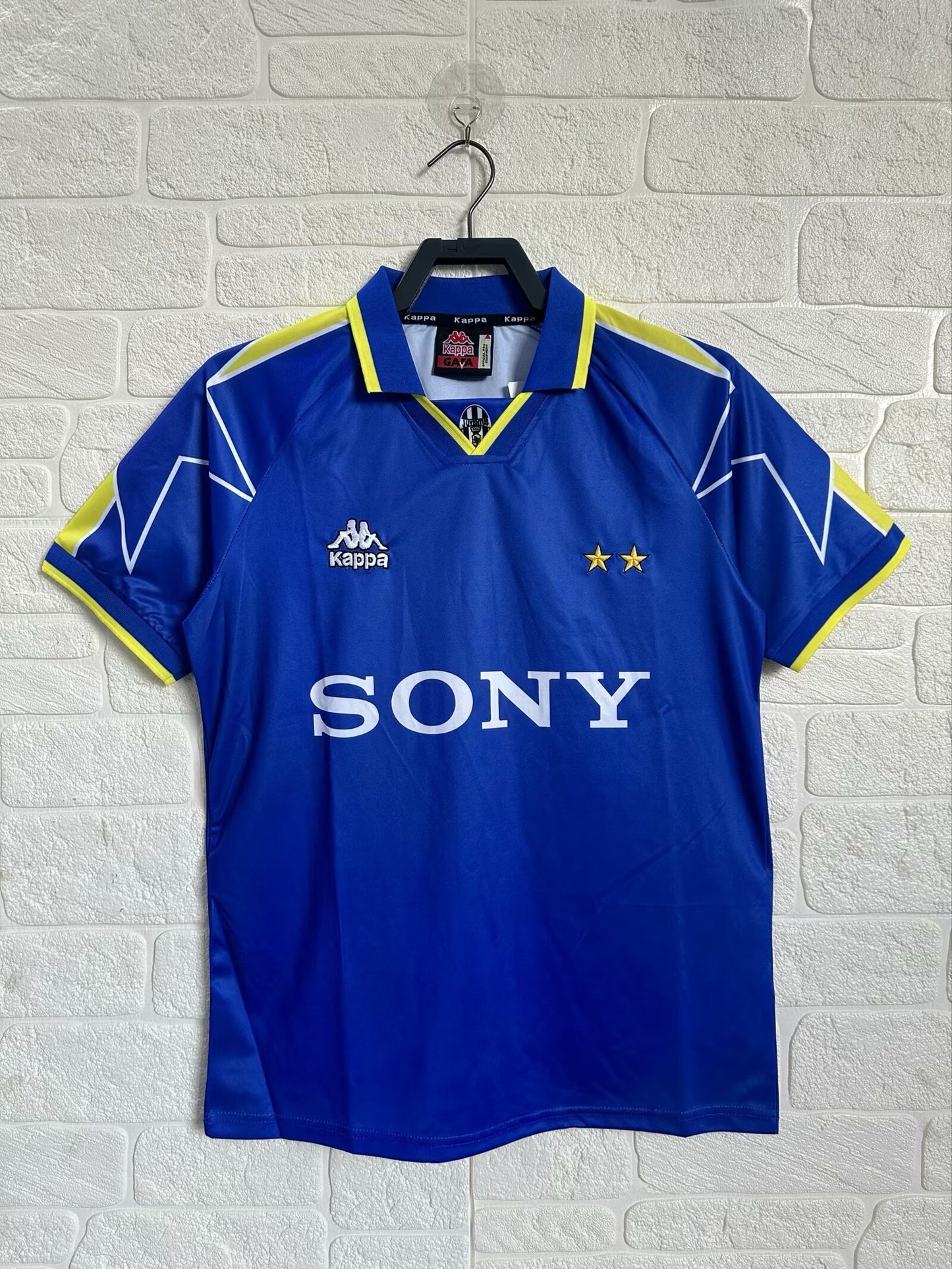 Retro Juventus 1996/1997 Away Football Jersey