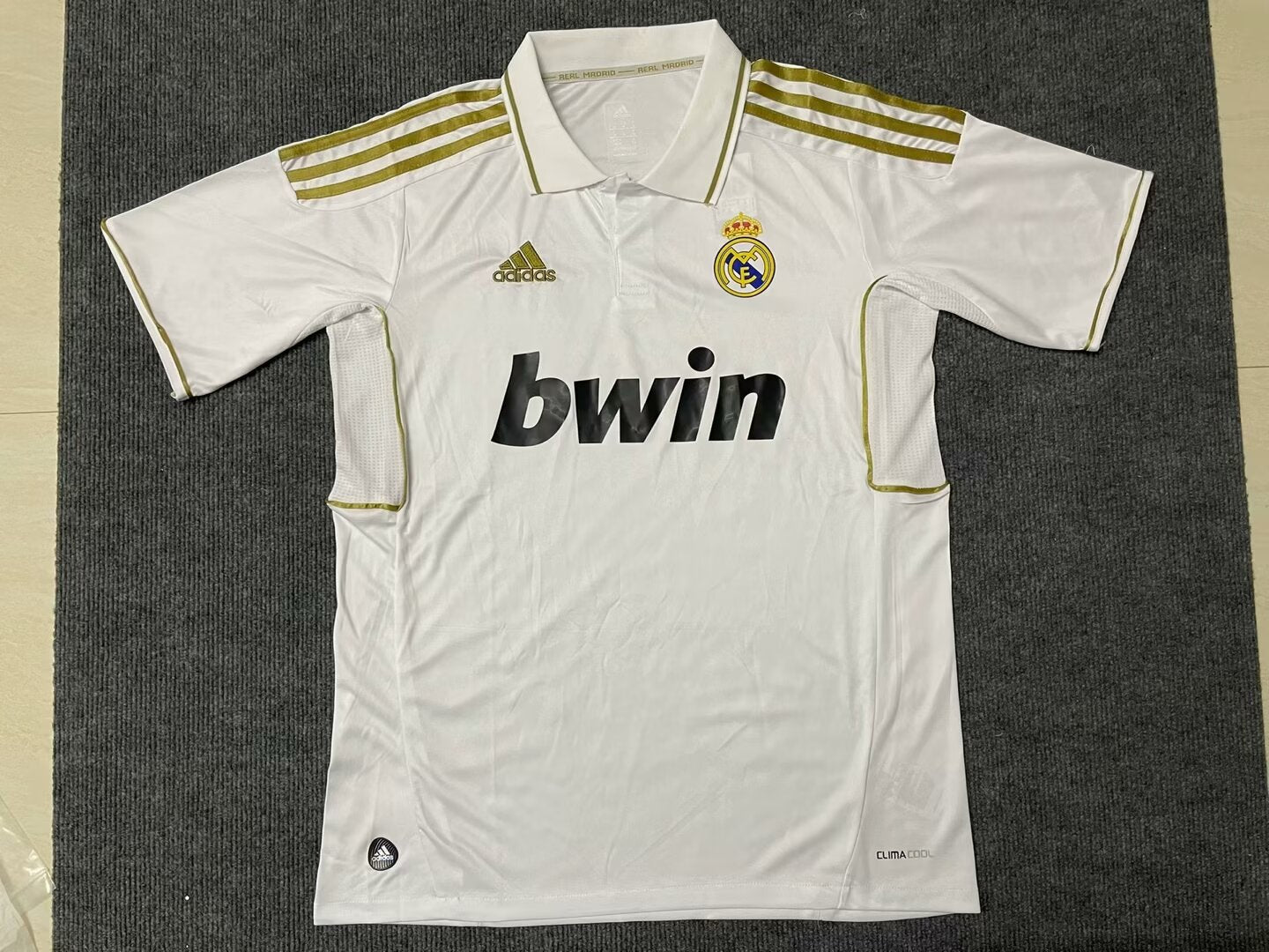 Retro Real Madrid 2011/2012 Home Football Jersey