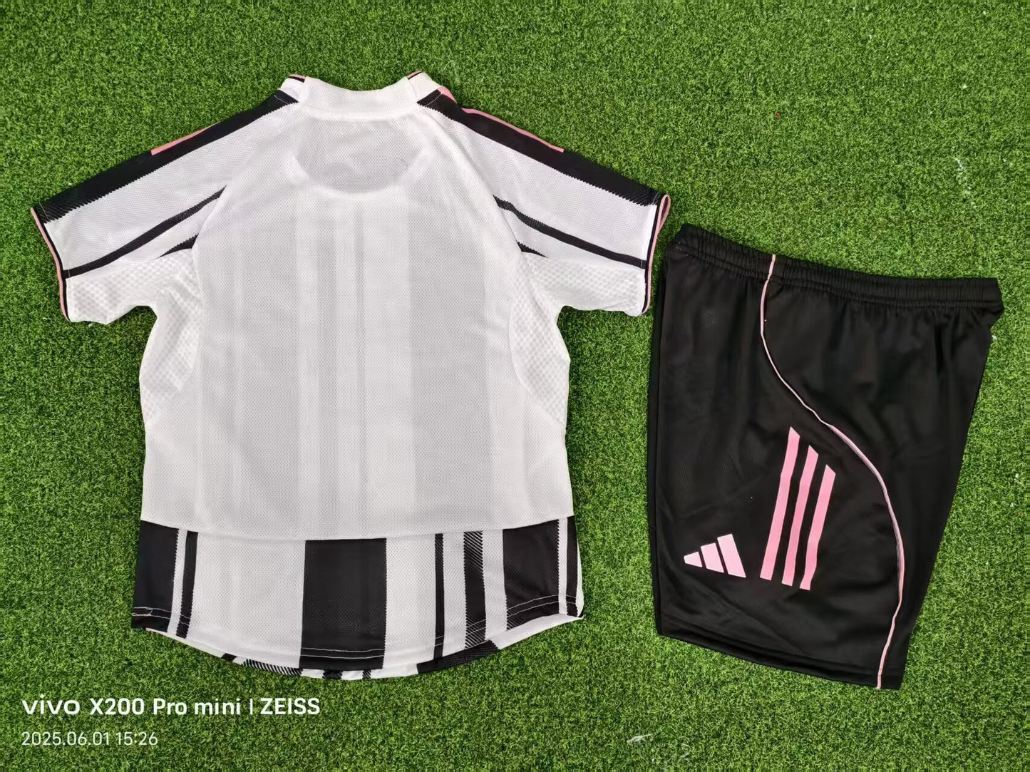 Kids jerseys 2025/2026 Kids Home Player Version Football Jersey