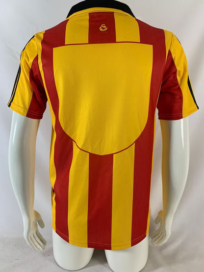 Retro Galatasaray 1999/2000 Home Football Jersey