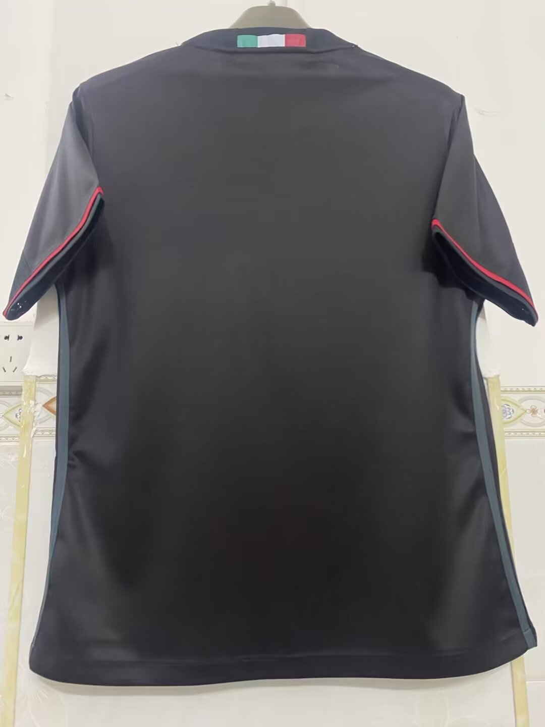 Retro AC Milan 2016/2017 Home Football Jersey