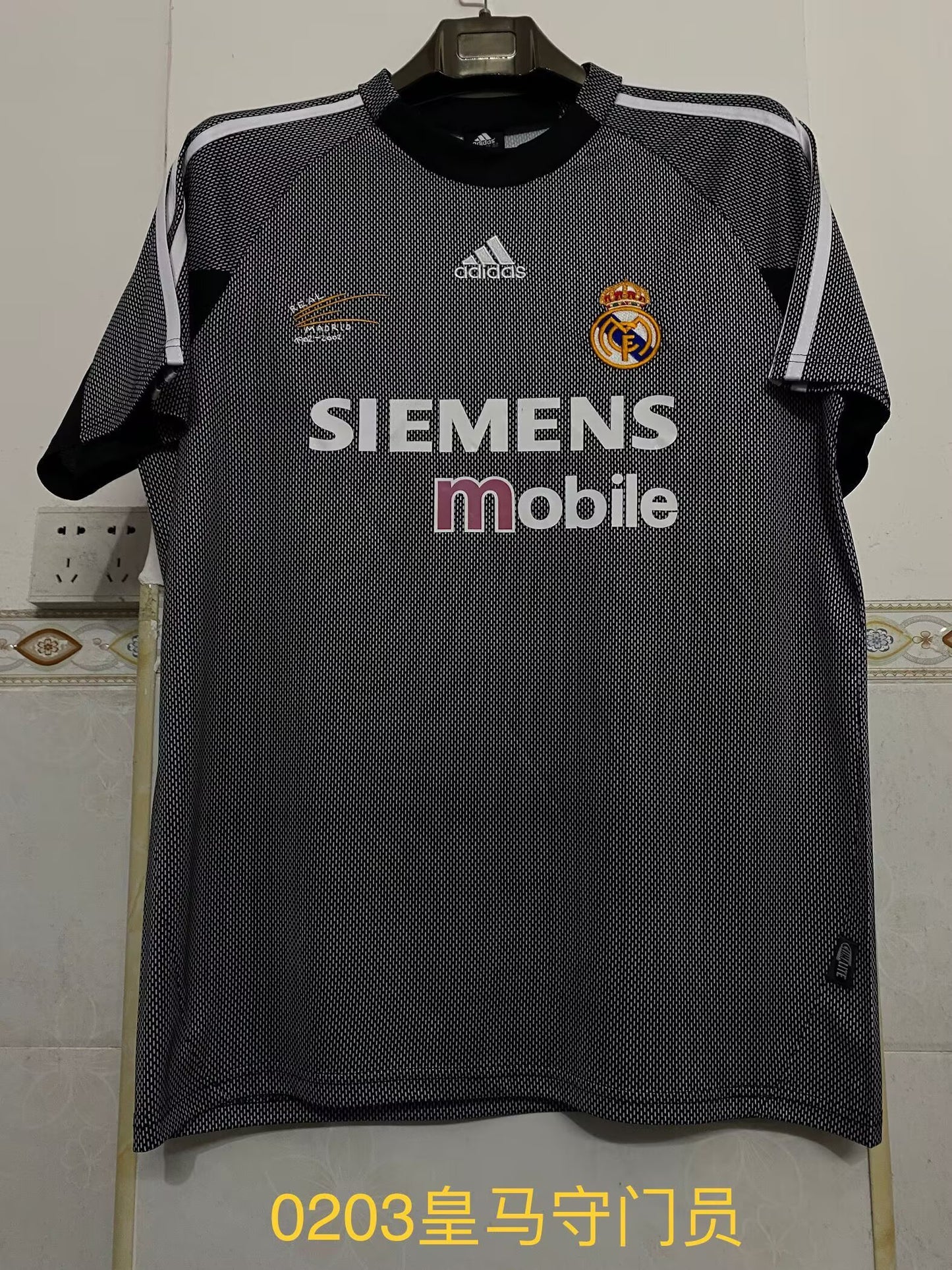 Real Madrid 2002/2003 Goalkeeper Football Jersey