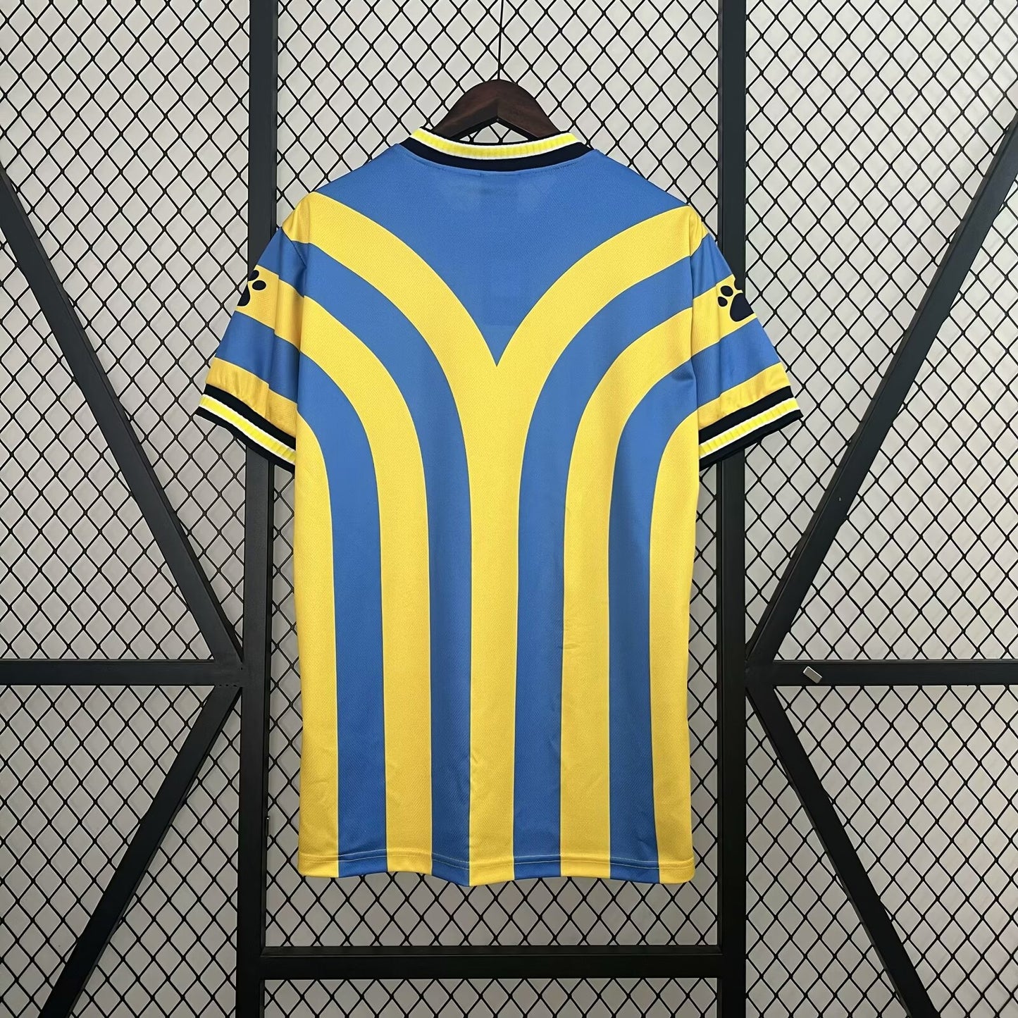 Retro Real Madrid 1997/1998 Away Football Jersey
