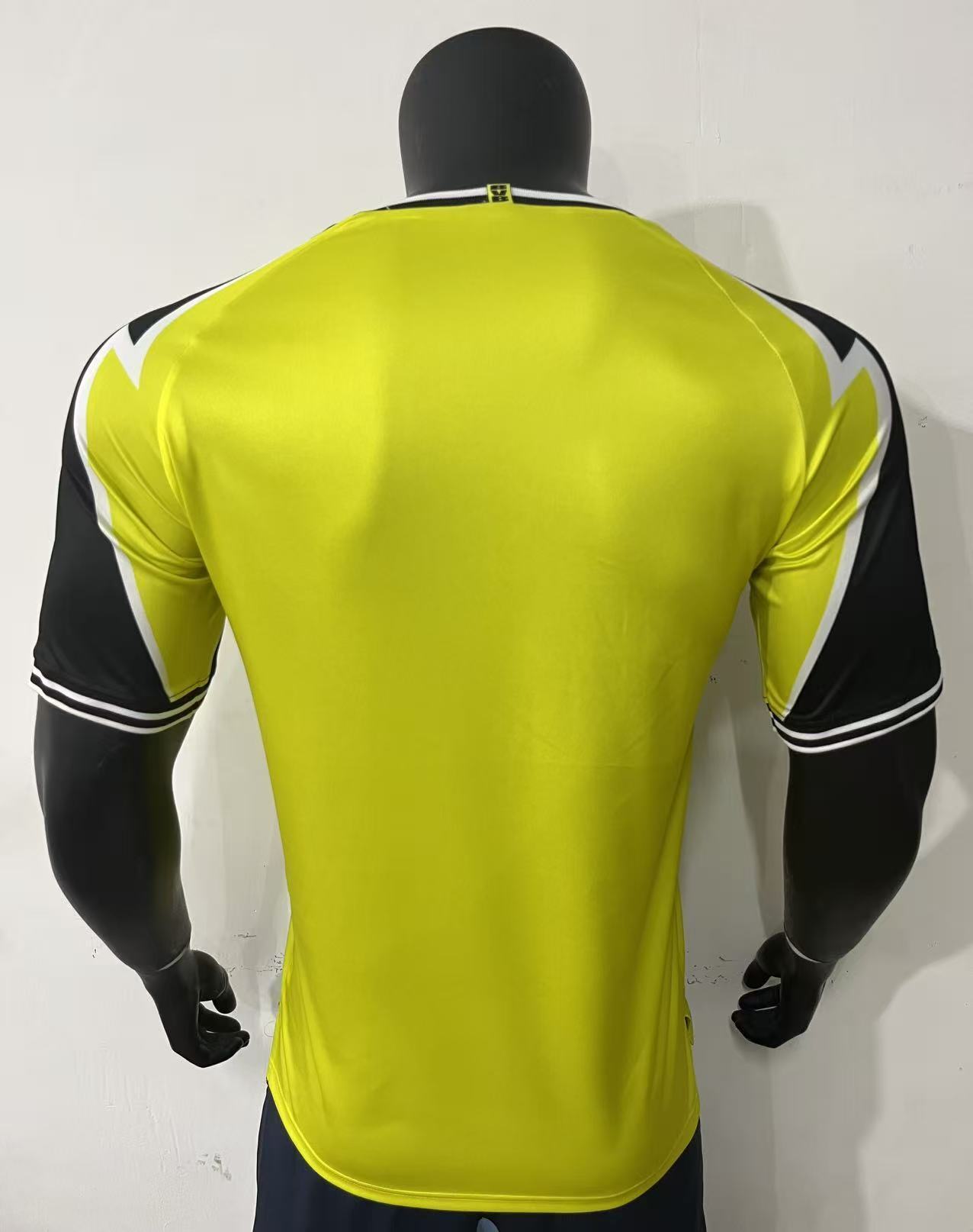 Retro Borussia Dortmund 1995/1996 Home Fan Version Football Jersey