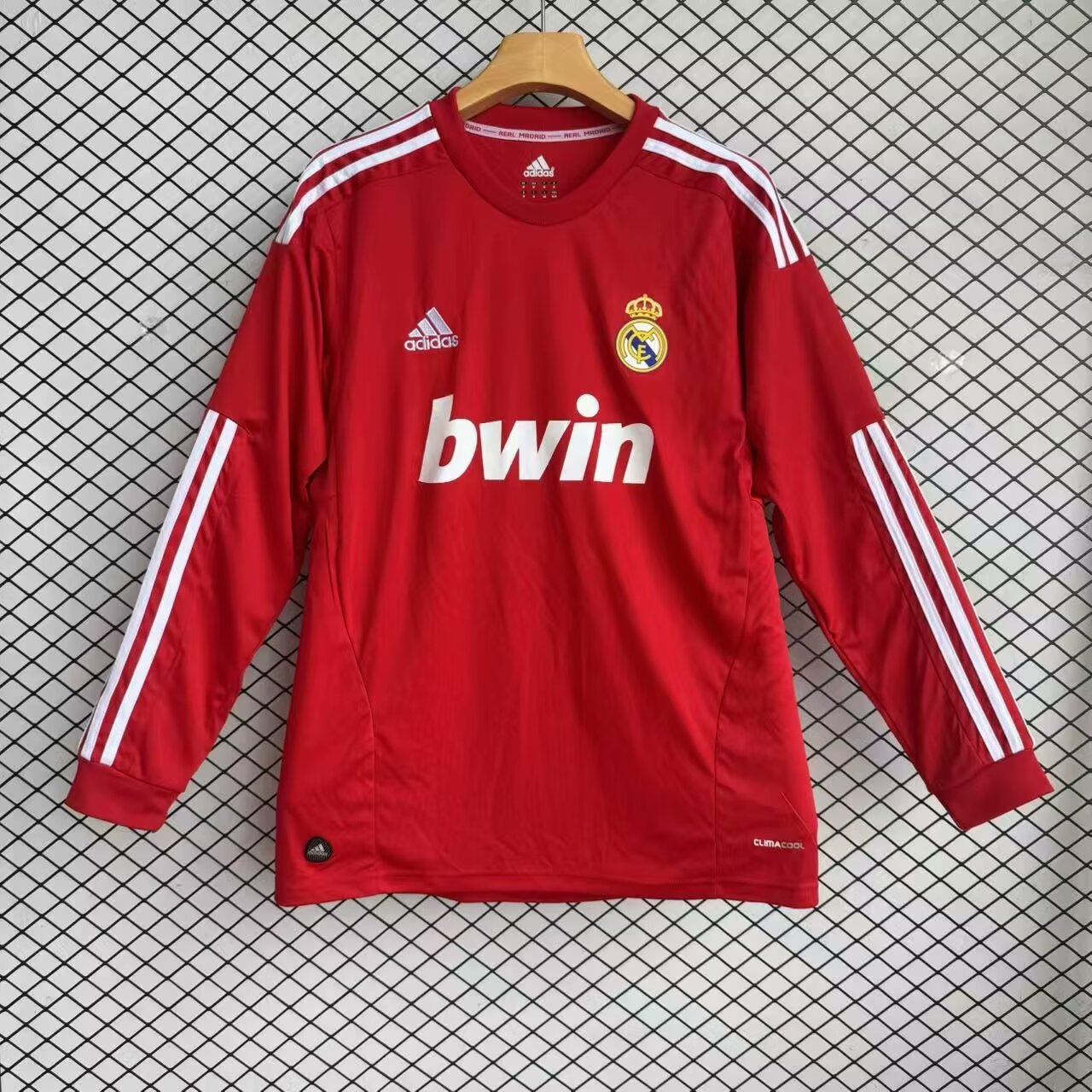 Retro Real Madrid 2008/2009 Third Football Jersey