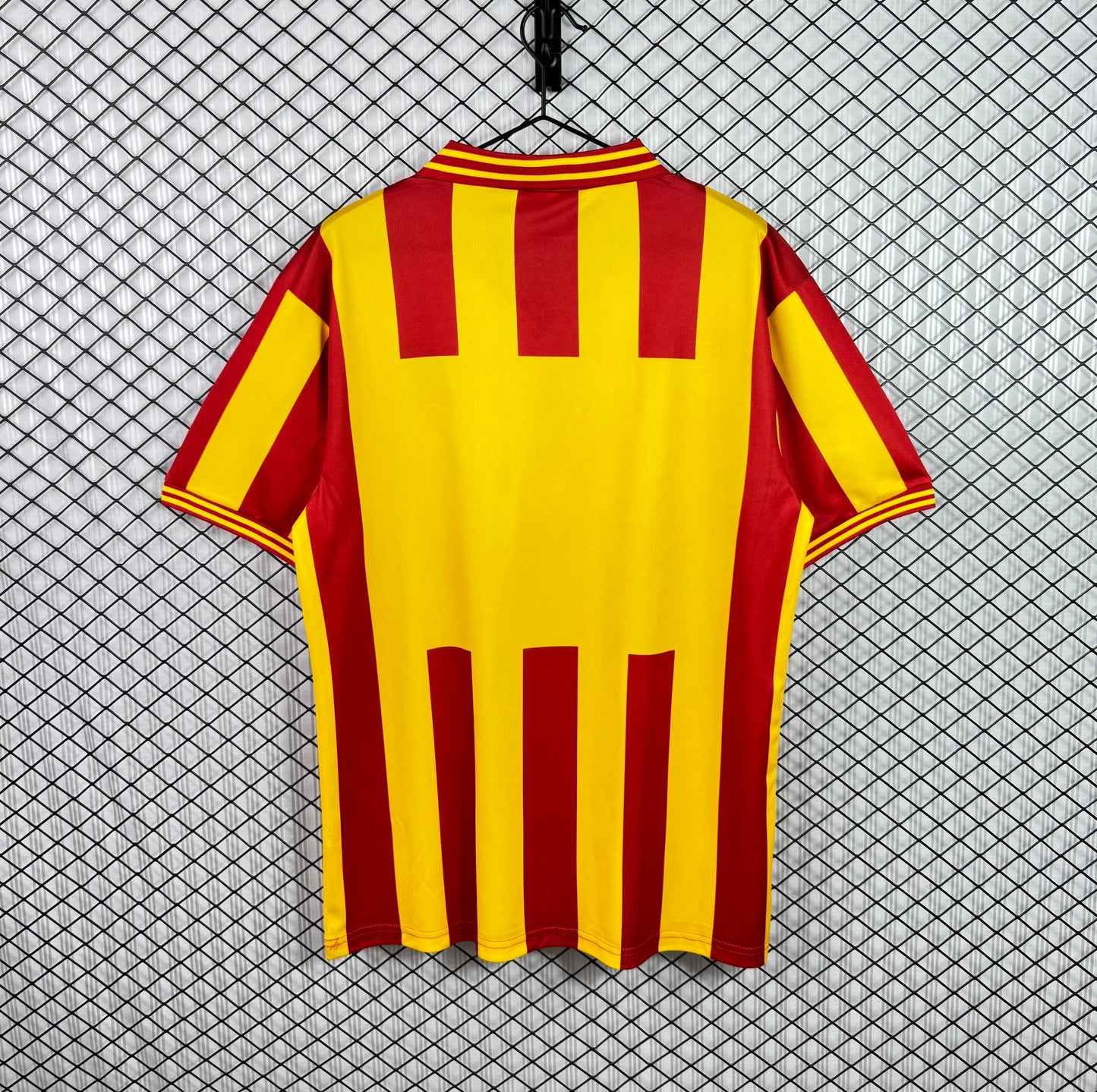 Retro Lecce 1995/1996 Home Fan Version Football Jersey