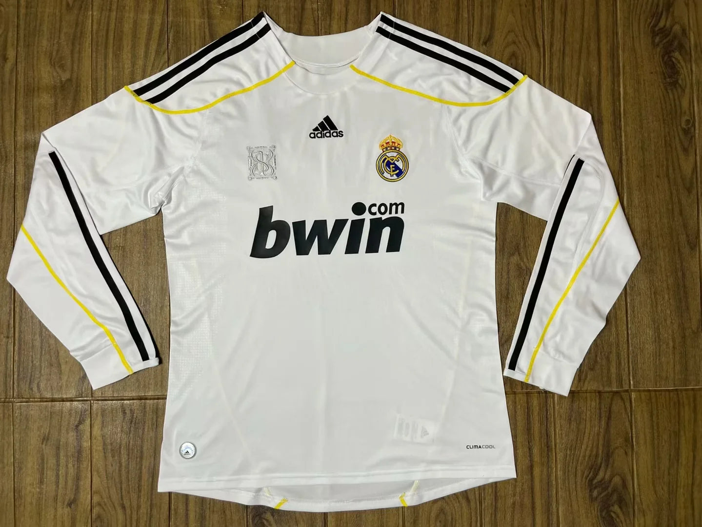 Retro Real Madrid 2009/2010 Home Football Jersey