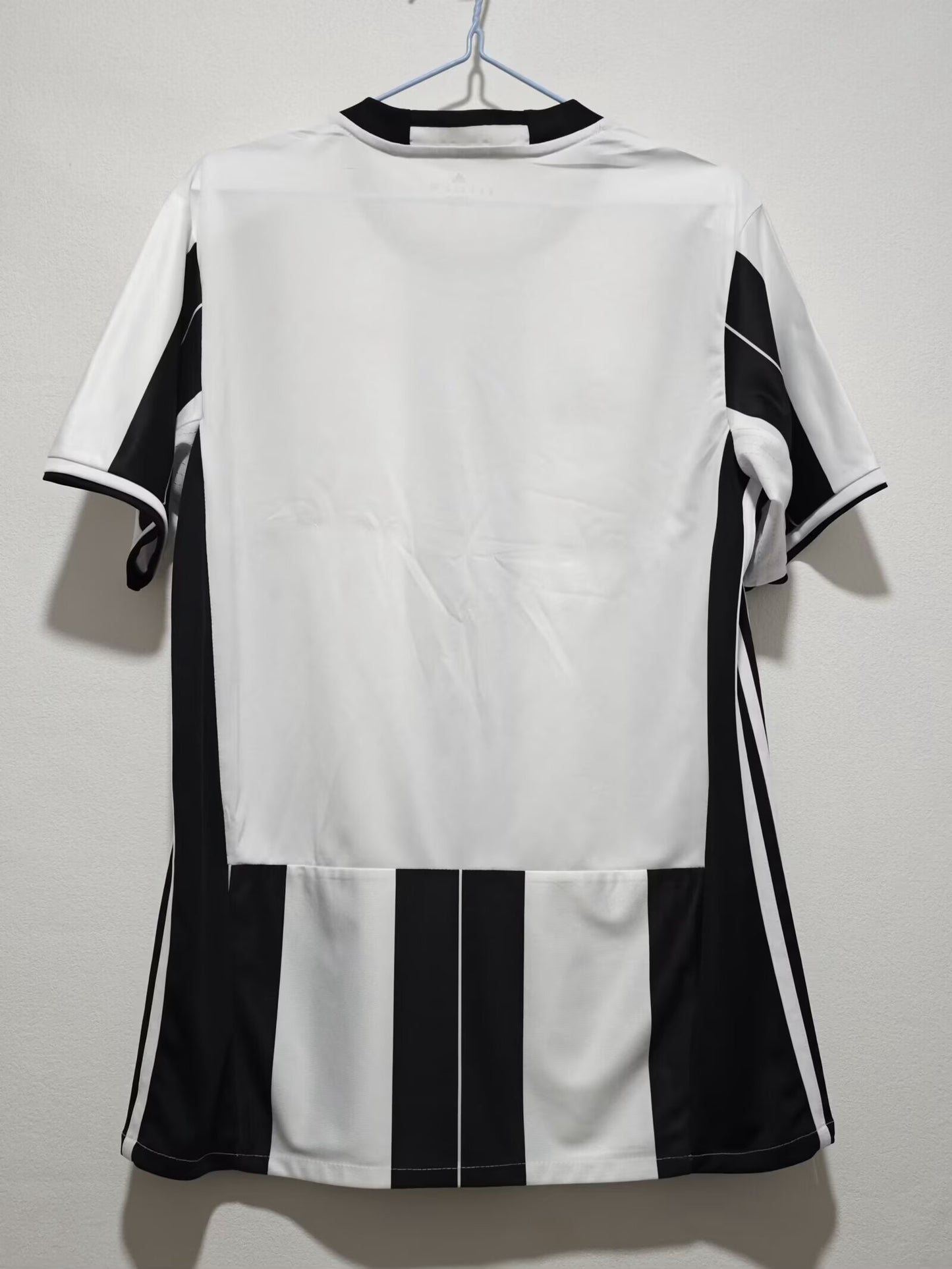 Retro Juventus 2016/2017 Home Football Jersey