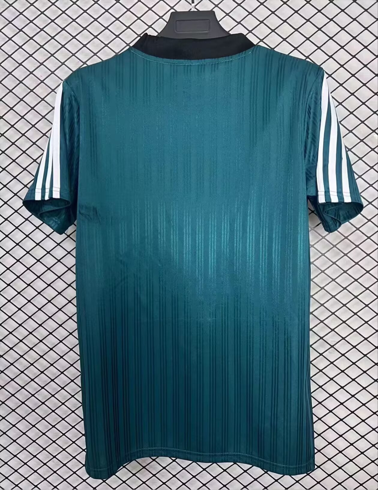 Retro Liverpool 1995 Football Jersey