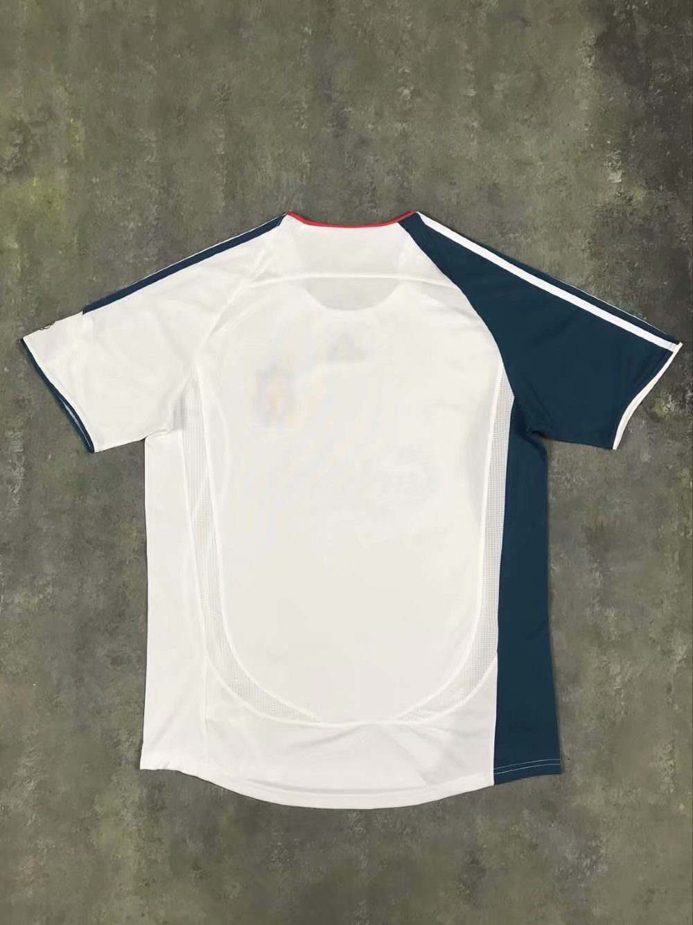 Retro Liverpool 2006/2007 Away Football Jersey