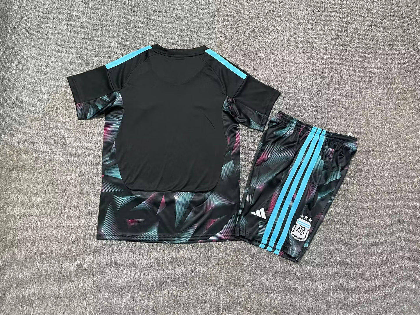 Kids jerseys 2026/2027 Kids Goalkeeper Football Jersey