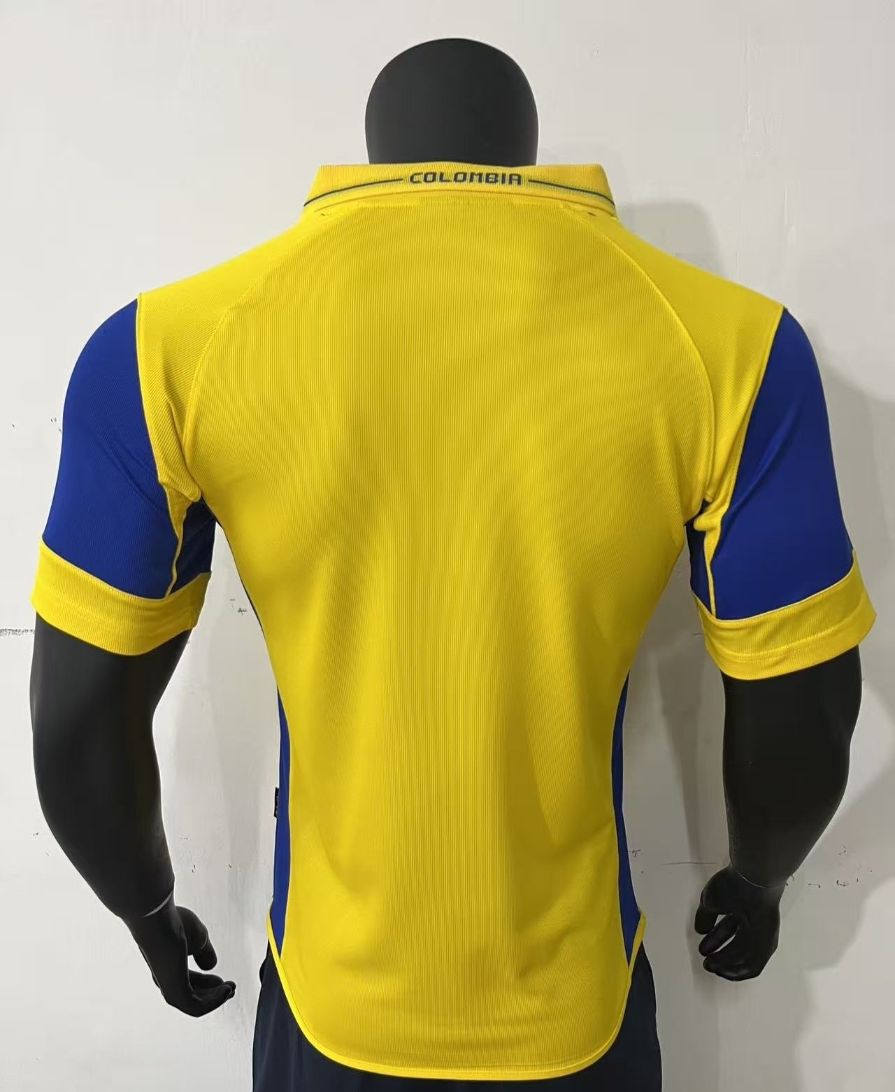 Retro Colombia 2003/2005 Home Football Jersey