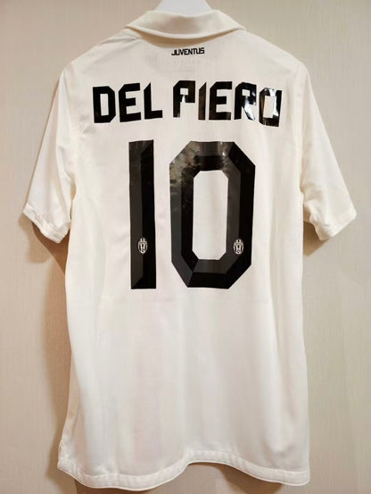 Retro Juventus 2010/2011 Away Football Jersey