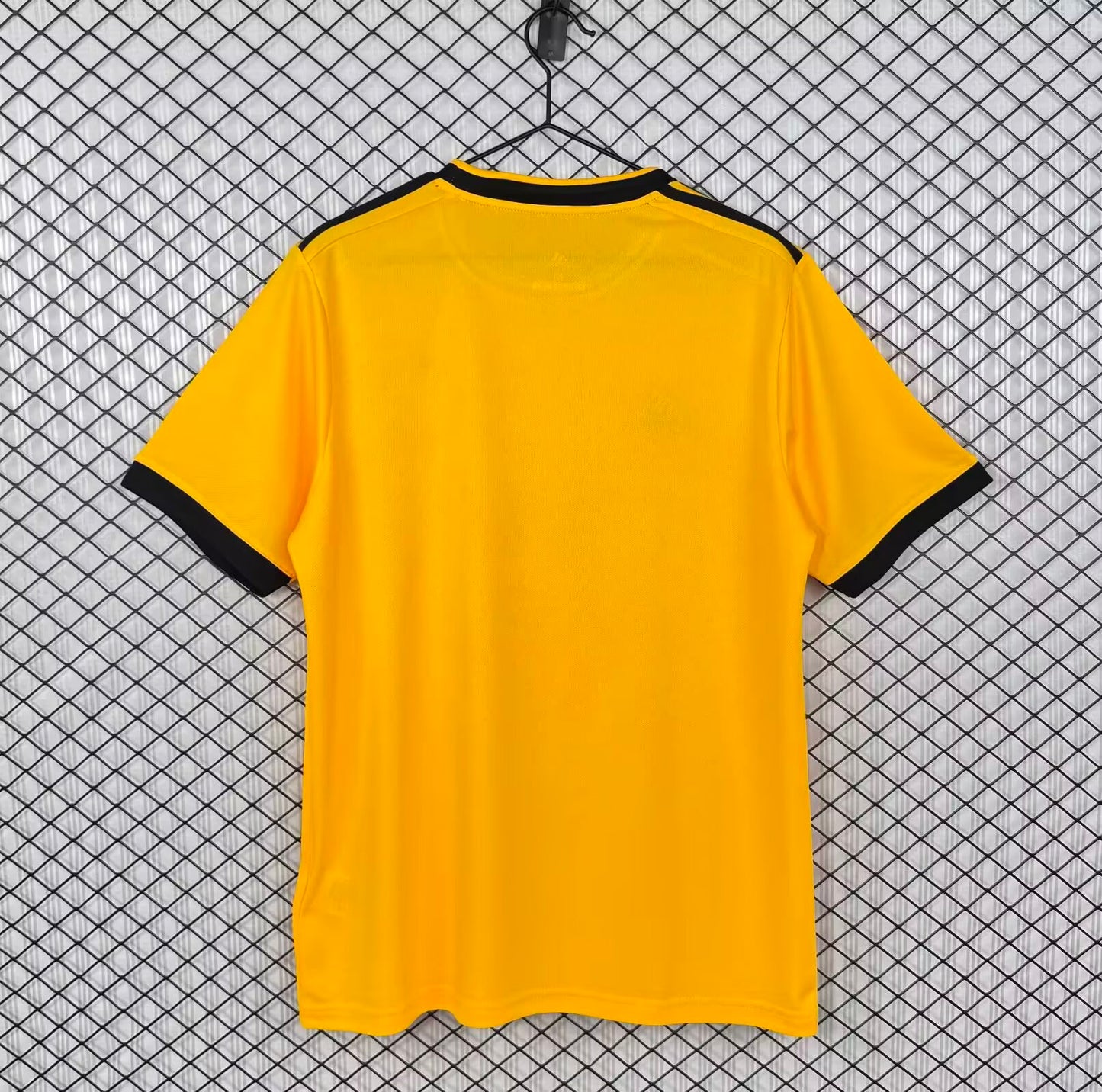 Retro Wolverhampton Wanderers 2018/2019 Home Fan Version Football Jersey