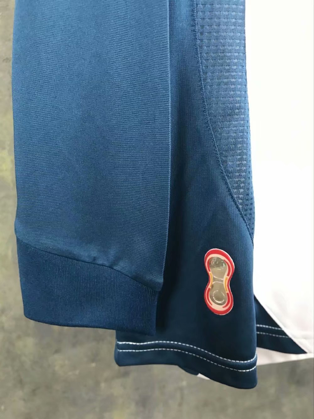 Retro Liverpool 2006/2007 Away Long Sleeve Football Jersey